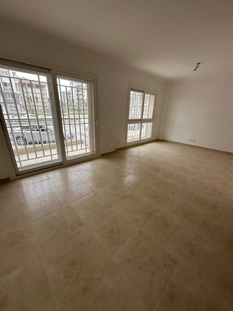 شقة في مدينتي 58 م2 للإيجار قانون جديد 10,000 ج 